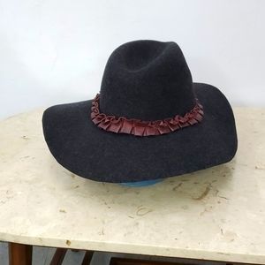 NEW Echo Desing Hats 100% wool in Black ajustable